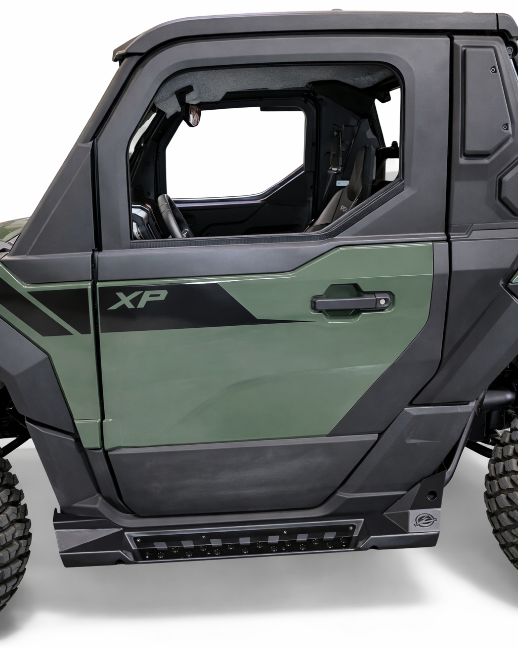 Built-in step with oversized grip pad detail on Polaris Xpedition 2-seat rock steps