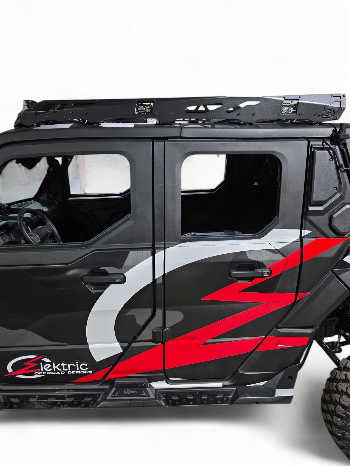Side view of the EOD roof rack along the roofline of a 4-seat Xpedition
