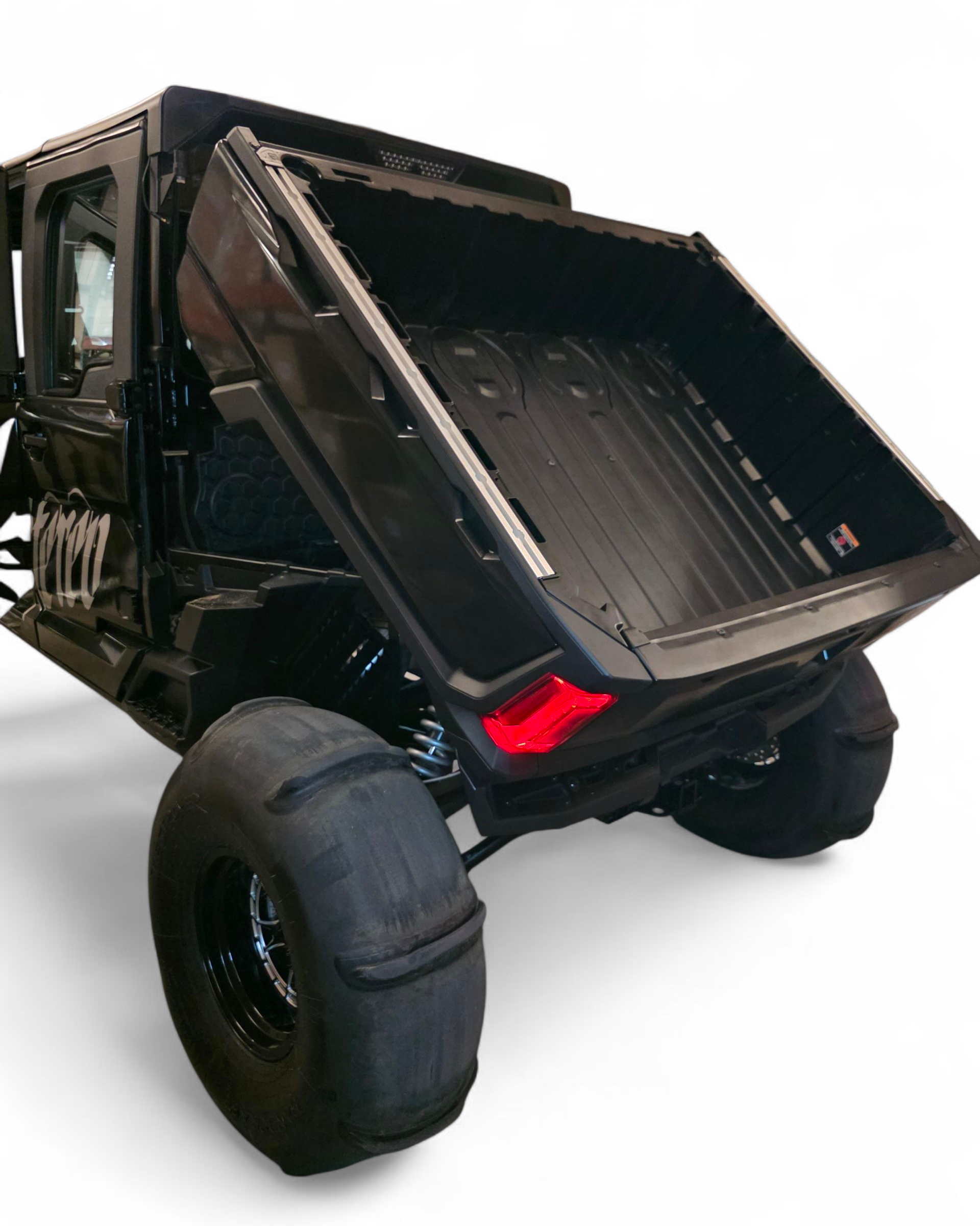 Steel and aluminum construction detail on Polaris Ranger XD 1500 rear bumper