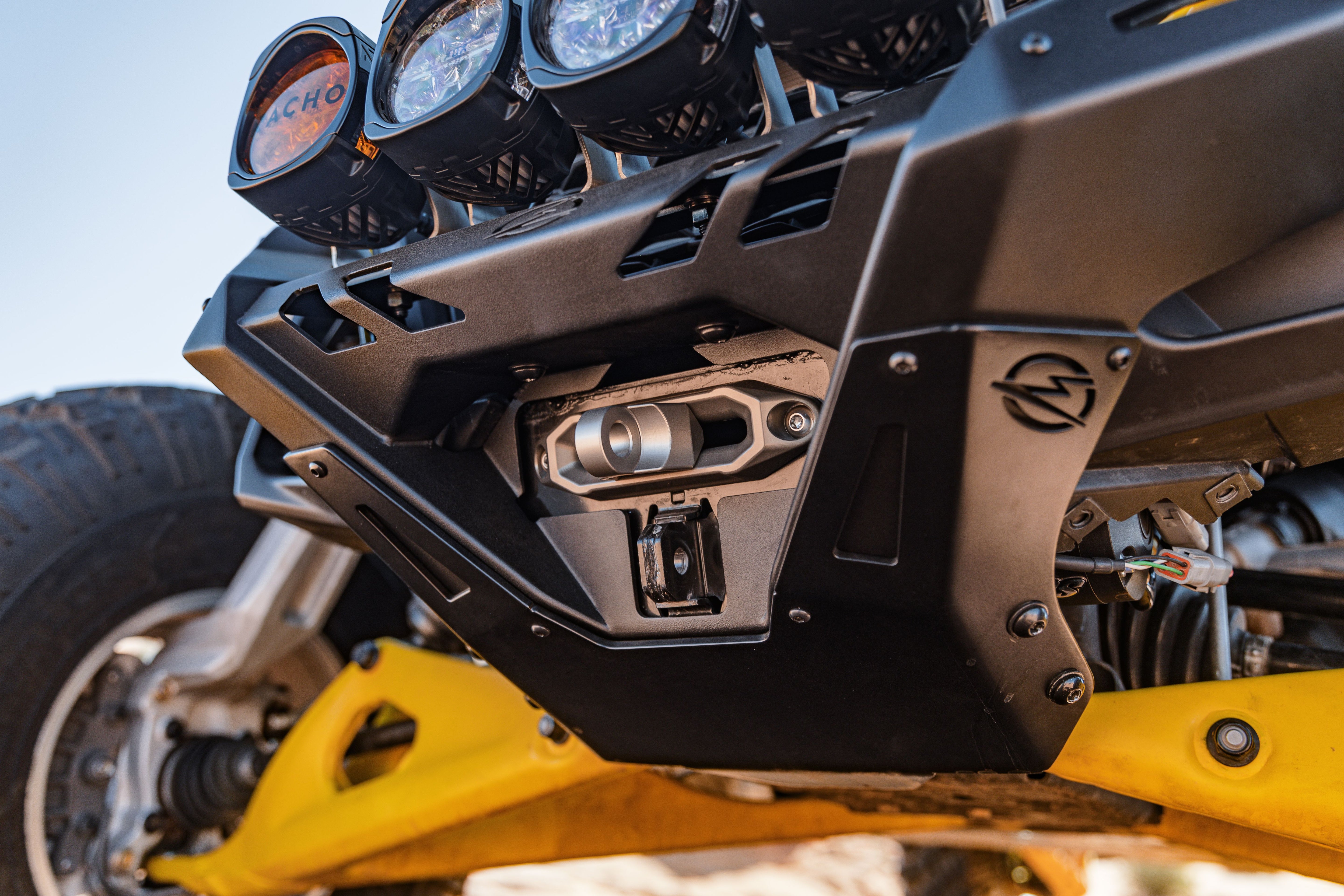 Fairlead slot detail Can-Am Maverick R front winch bumper
