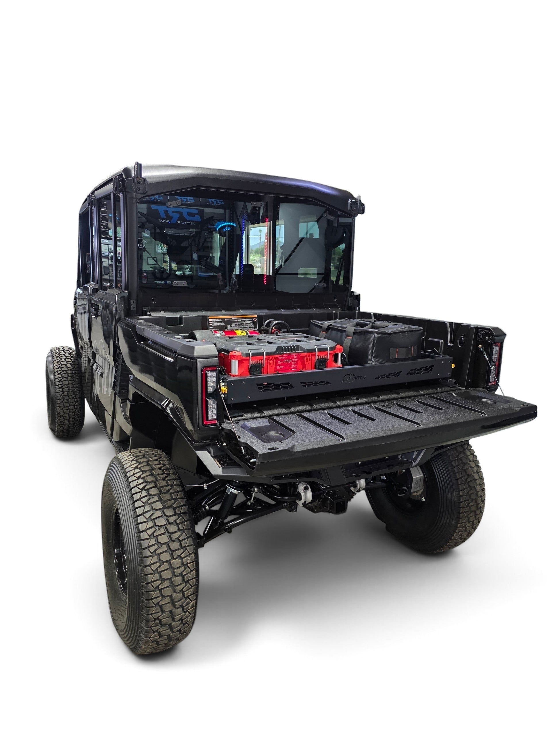 HDX Sliding Bed Drawer installed alongside factory tailgate